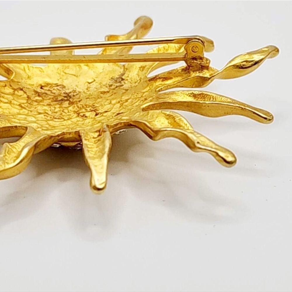 Vintage gold rhinestone smiling sun brooch - Picture 6 of 8